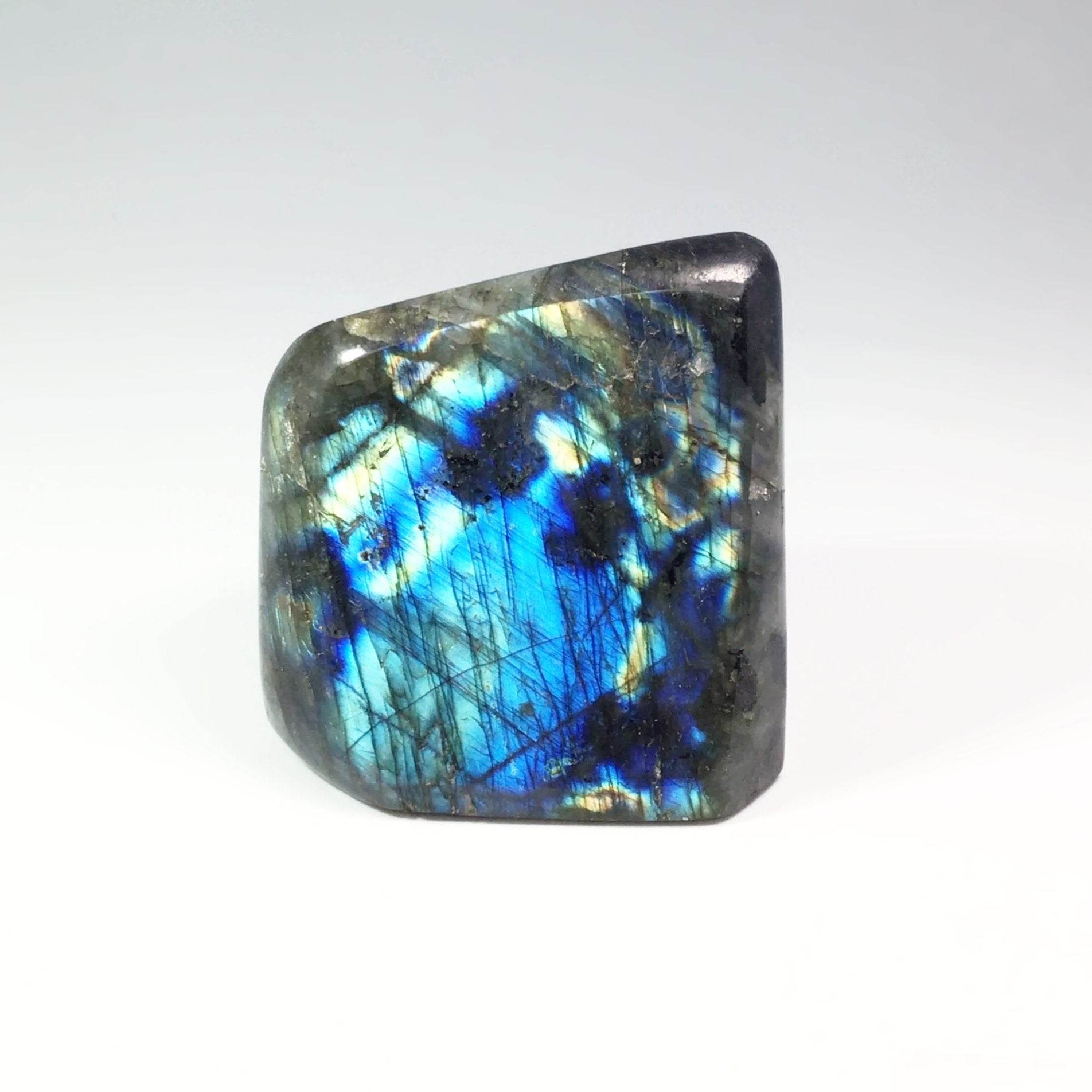 Labradorite - Rocks and Gems Canada