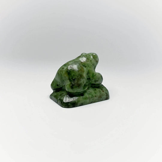 BC Jade Bear Carving - Rocks and Gems Canada