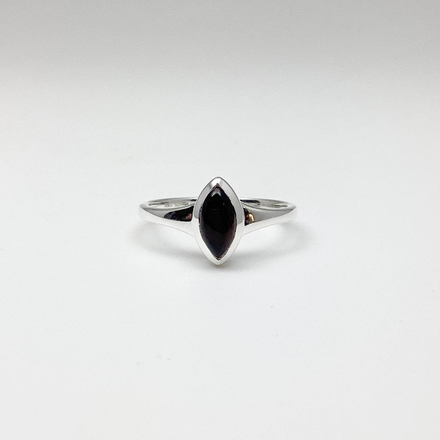 Black Onyx Ring - Rocks and Gems Canada