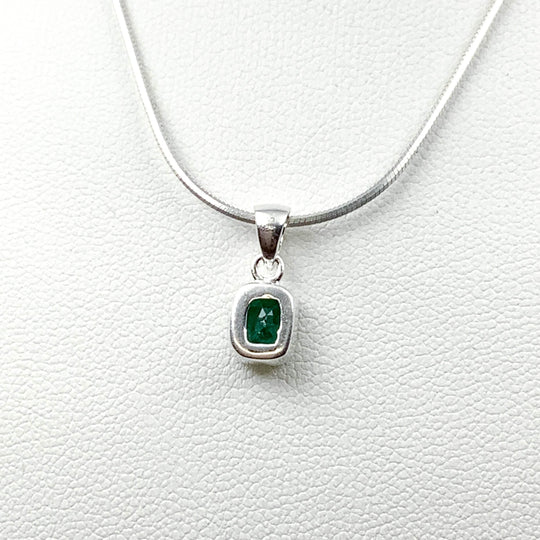 Emerald Pendant - Rocks and Gems Canada
