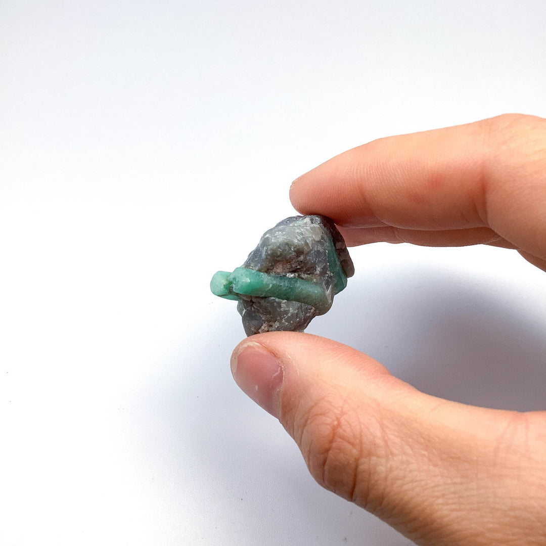 Emerald Rough Chunk Medium - Rocks and Gems Canada