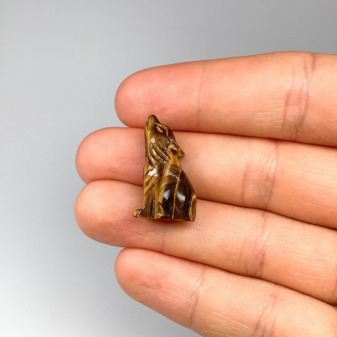 Tiger Eye Wolf Carving - Rocks and Gems Canada