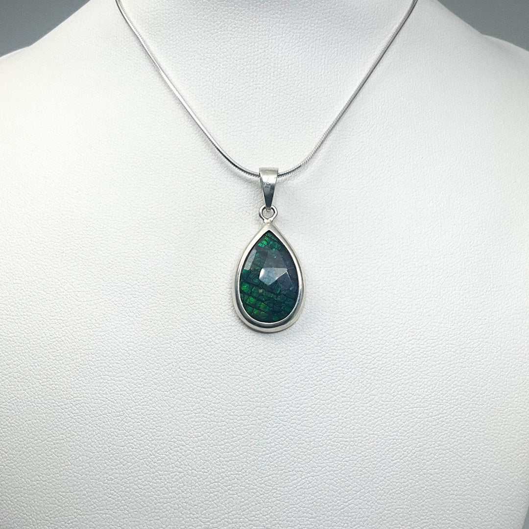 Alberta Ammolite Pendant - Rocks and Gems Canada