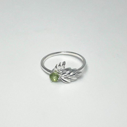 Peridot Maple Leaf Ring - Rocks and Gems Canada
