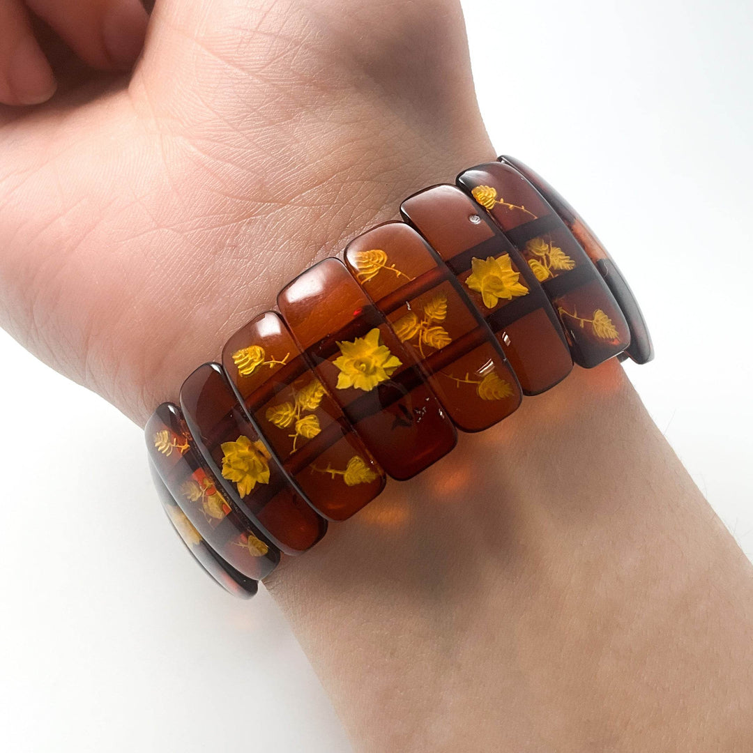 Cognac Amber Floral Cameo Beaded Bracelet - Rocks and Gems Canada