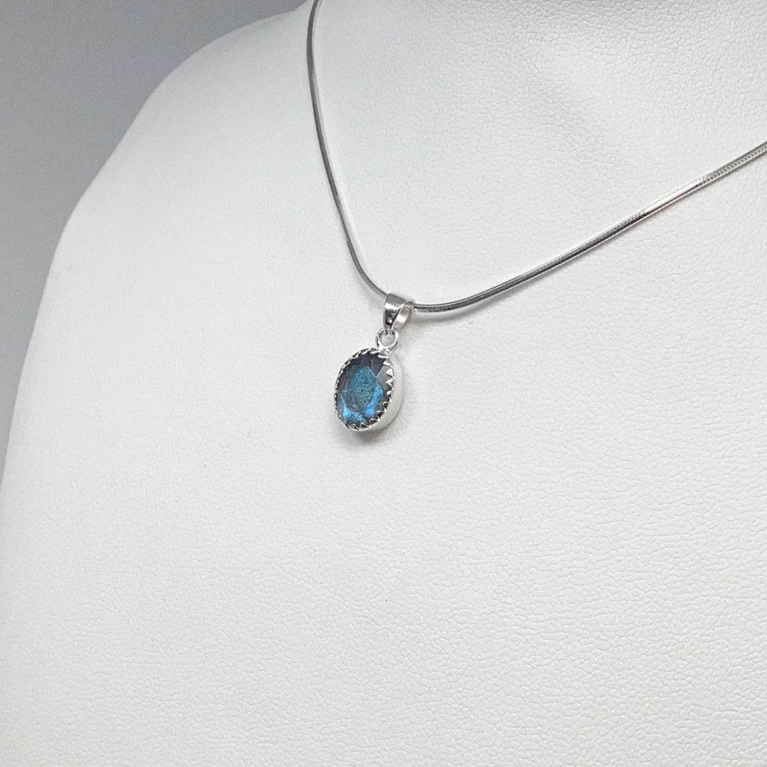 Labradorite Pendant - Rocks and Gems Canada