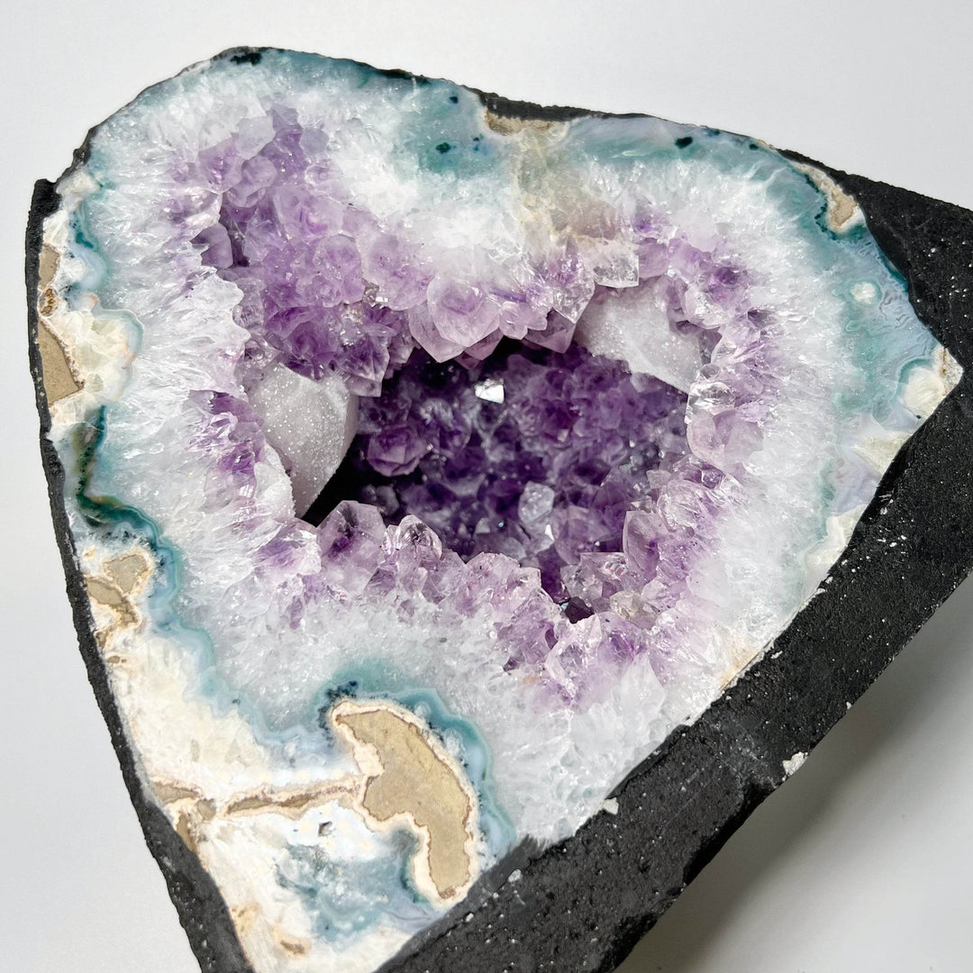 Amethyst Geode - Rocks and Gems Canada