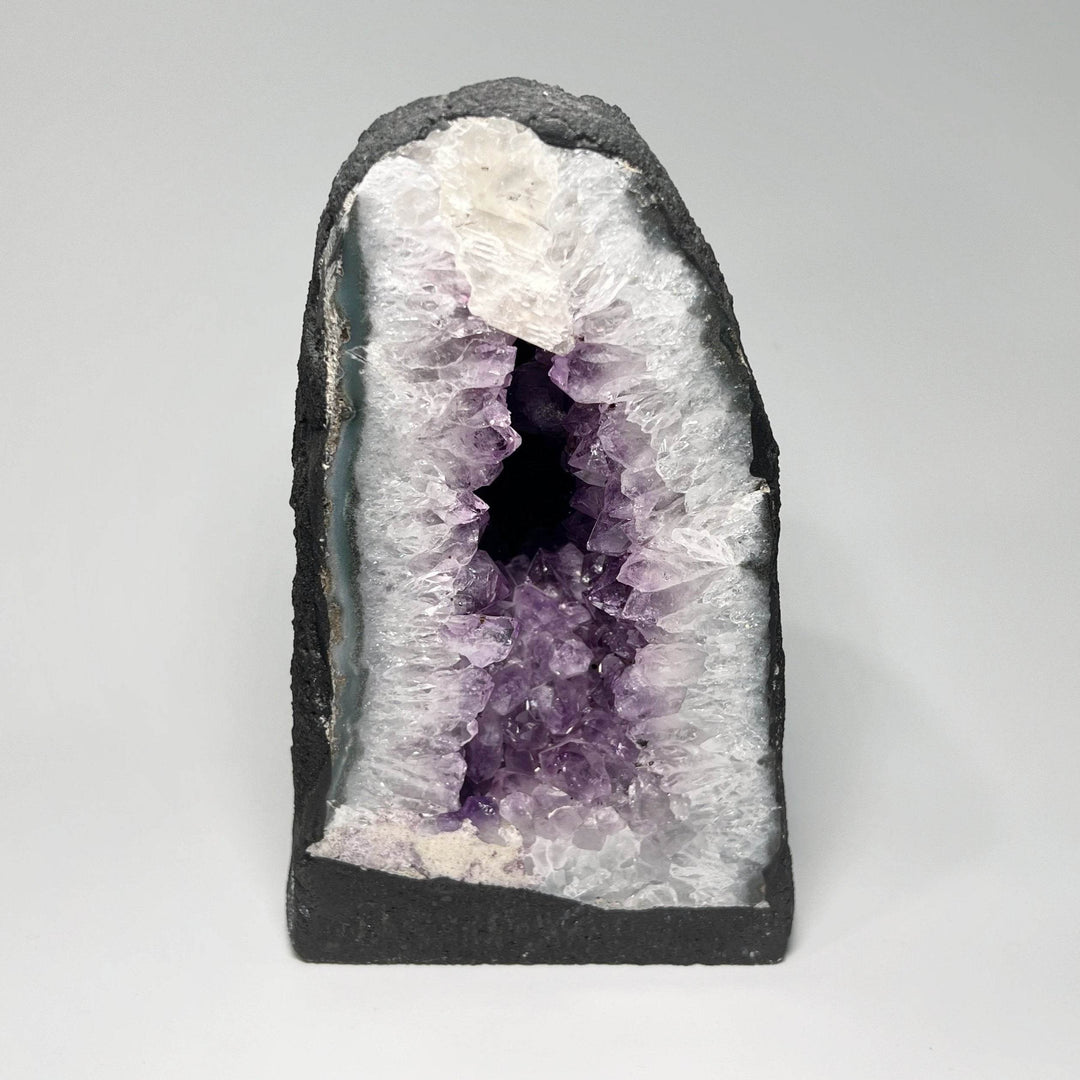 Amethyst Geode - Rocks and Gems Canada