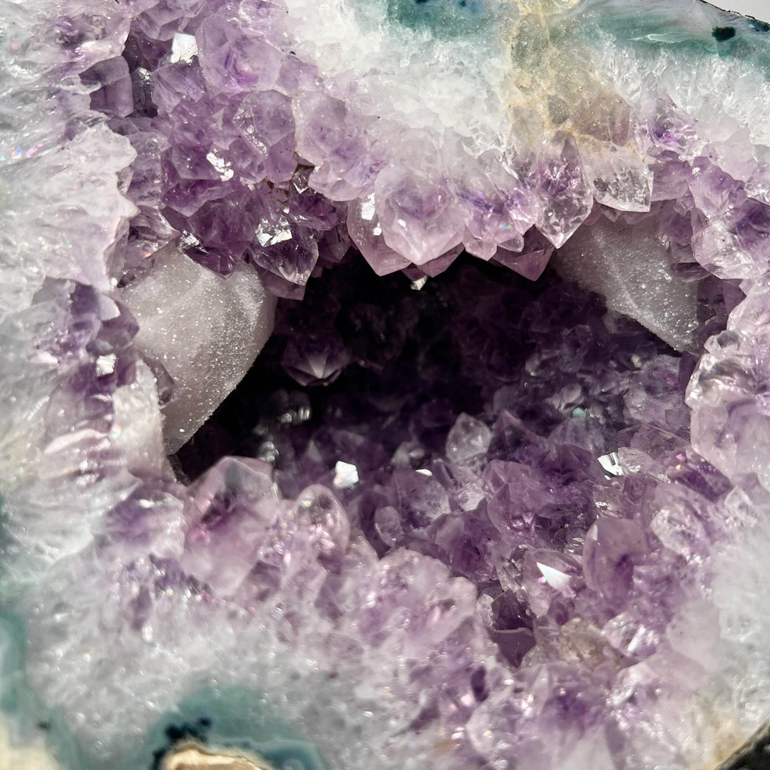 Amethyst Geode - Rocks and Gems Canada