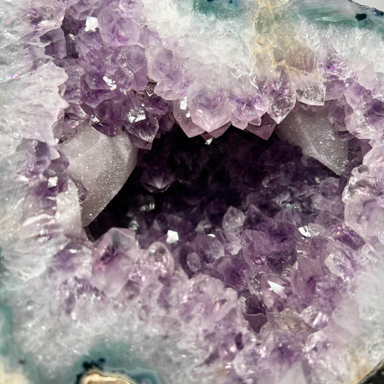 Amethyst Geode - Rocks and Gems Canada