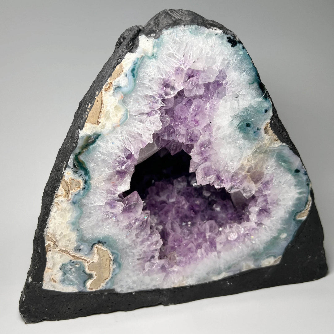 Amethyst Geode - Rocks and Gems Canada