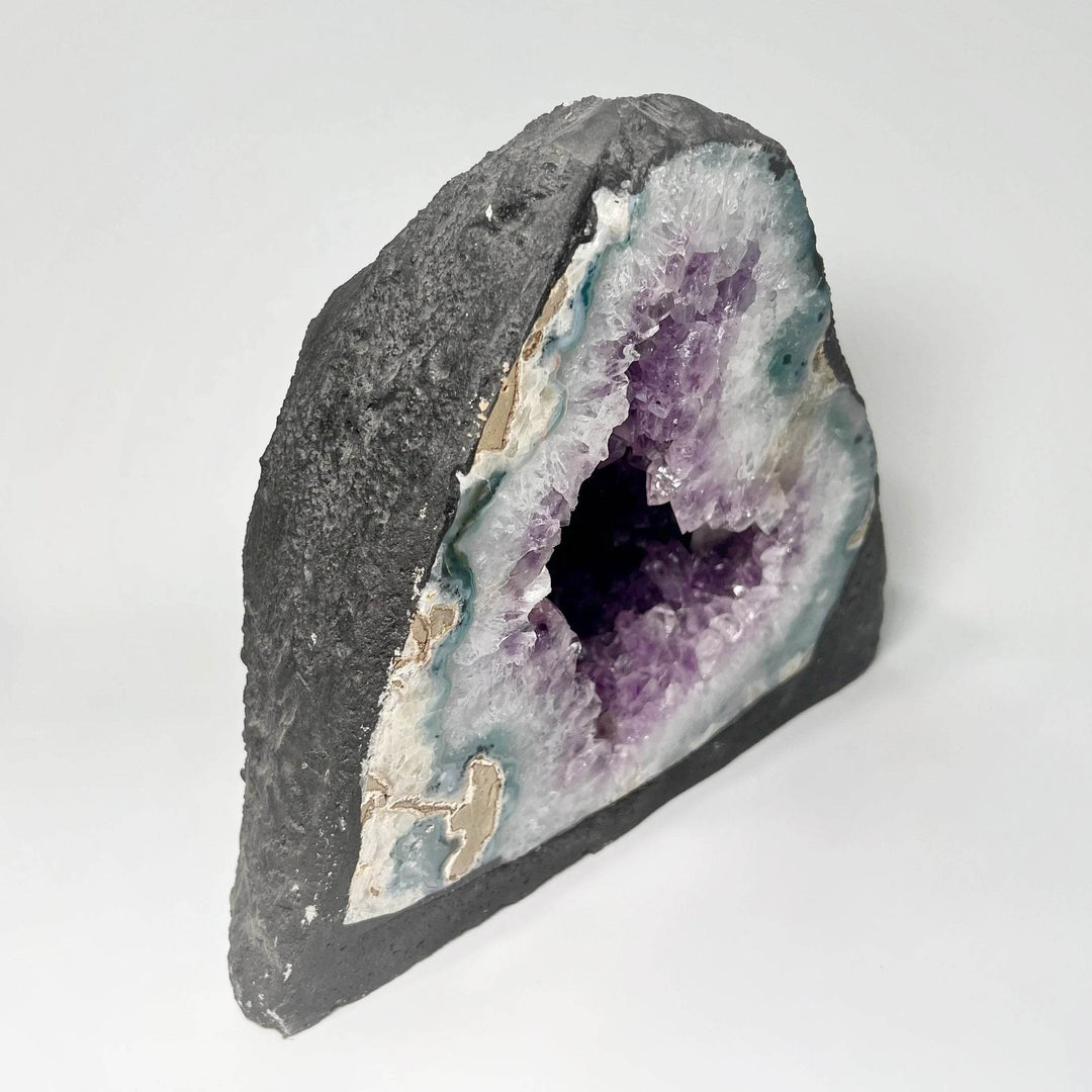 Amethyst Geode - Rocks and Gems Canada