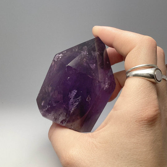 Amethyst Point - Rocks and Gems Canada