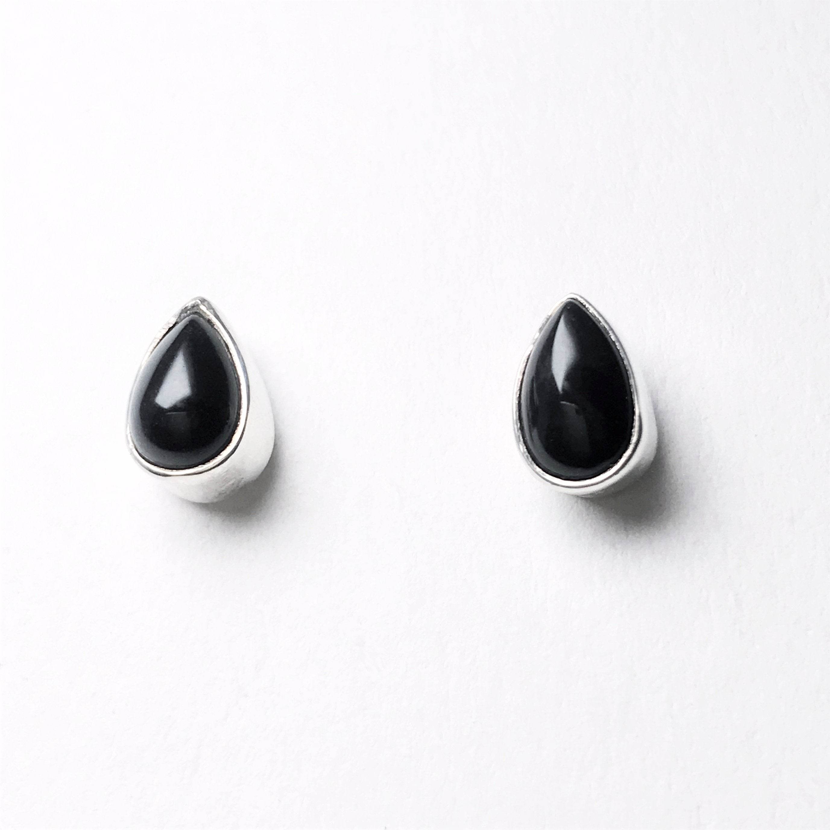 Black Onyx Stud Earrings - Rocks and Gems Canada