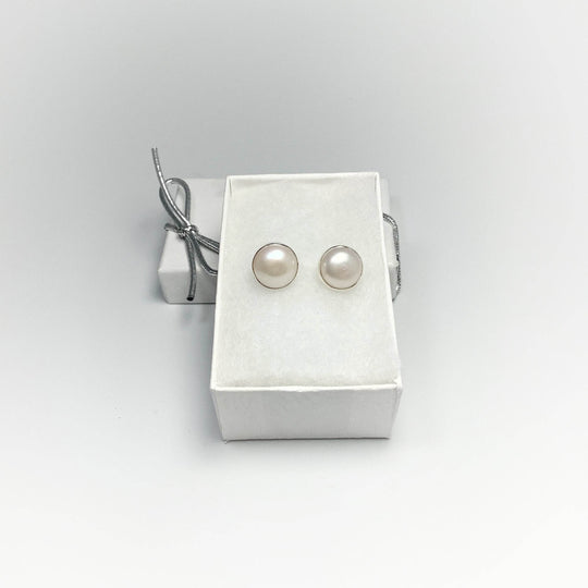 Pearl Stud Earrings - Rocks and Gems Canada