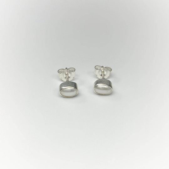 Pearl Stud Earrings - Rocks and Gems Canada