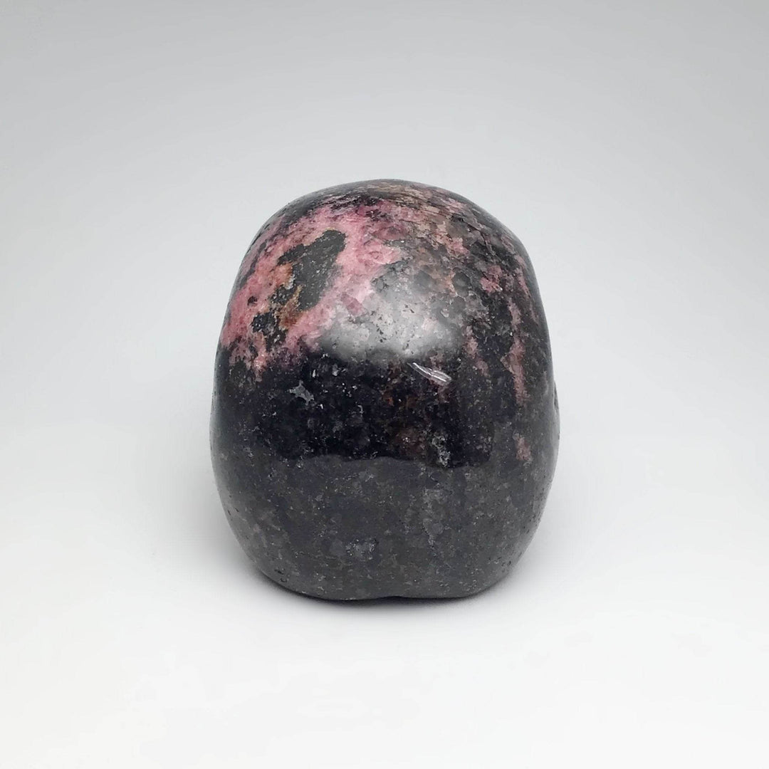 Carved Rhodonite Skull - Rocks and Gems Canada