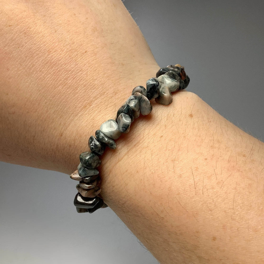 Black Crazy Lace Agate Chip Beaded Bracelet - Rocks and Gems Canada