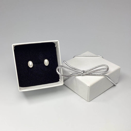 Pearl Stud Earrings - Rocks and Gems Canada