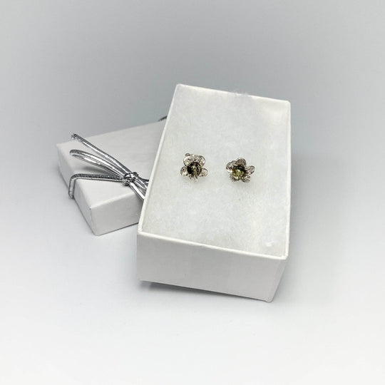 Green Amber Flower Stud Earrings - Rocks and Gems Canada