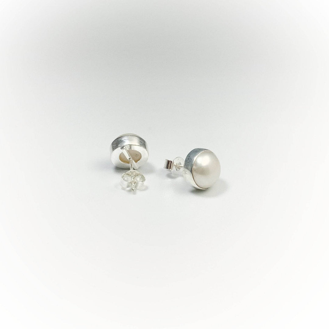 Pearl Stud Earrings - Rocks and Gems Canada