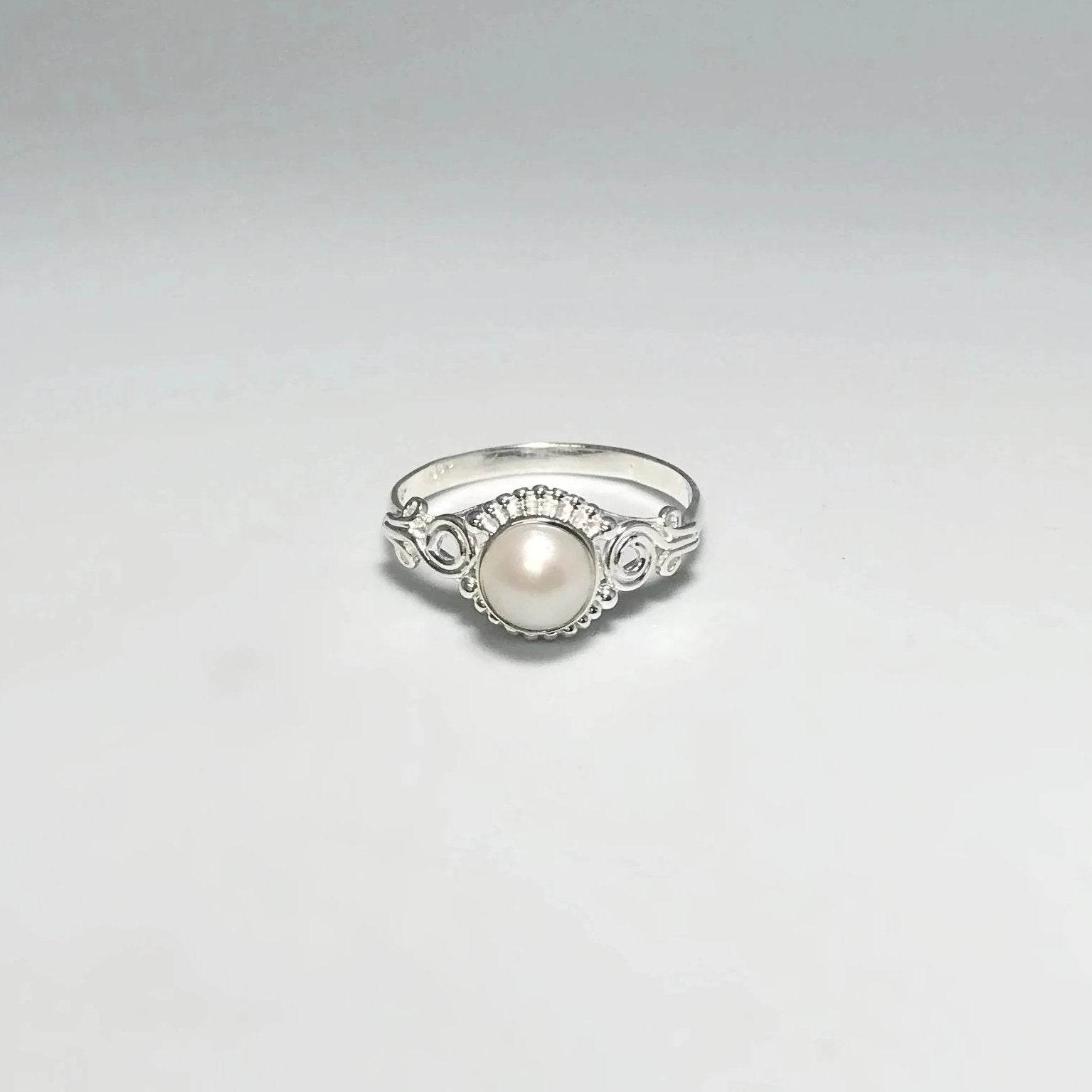 Freshwater Pearl Ring - Rocks and Gems Canada