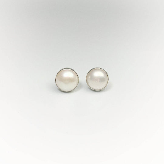 Pearl Stud Earrings - Rocks and Gems Canada
