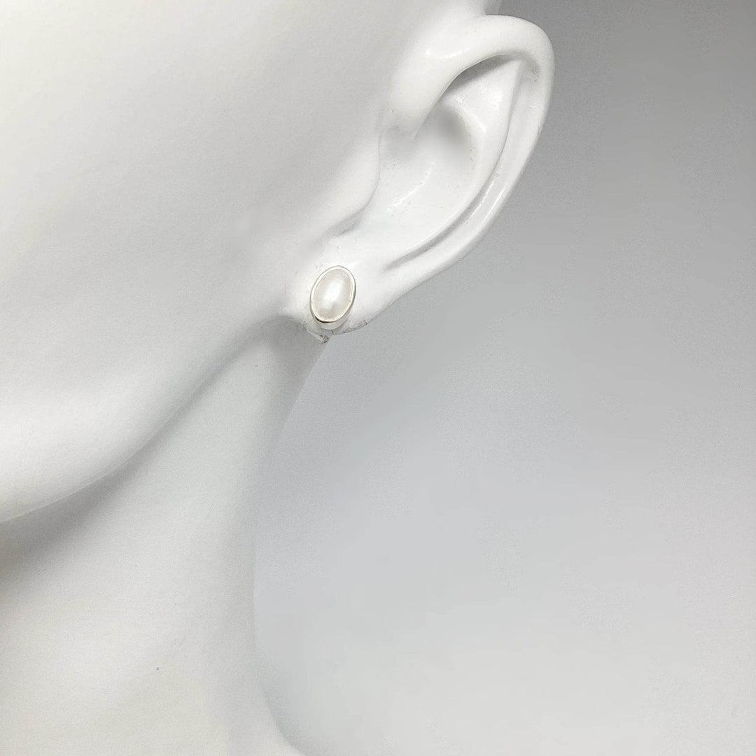 Pearl Stud Earrings - Rocks and Gems Canada
