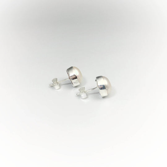 Pearl Stud Earrings - Rocks and Gems Canada