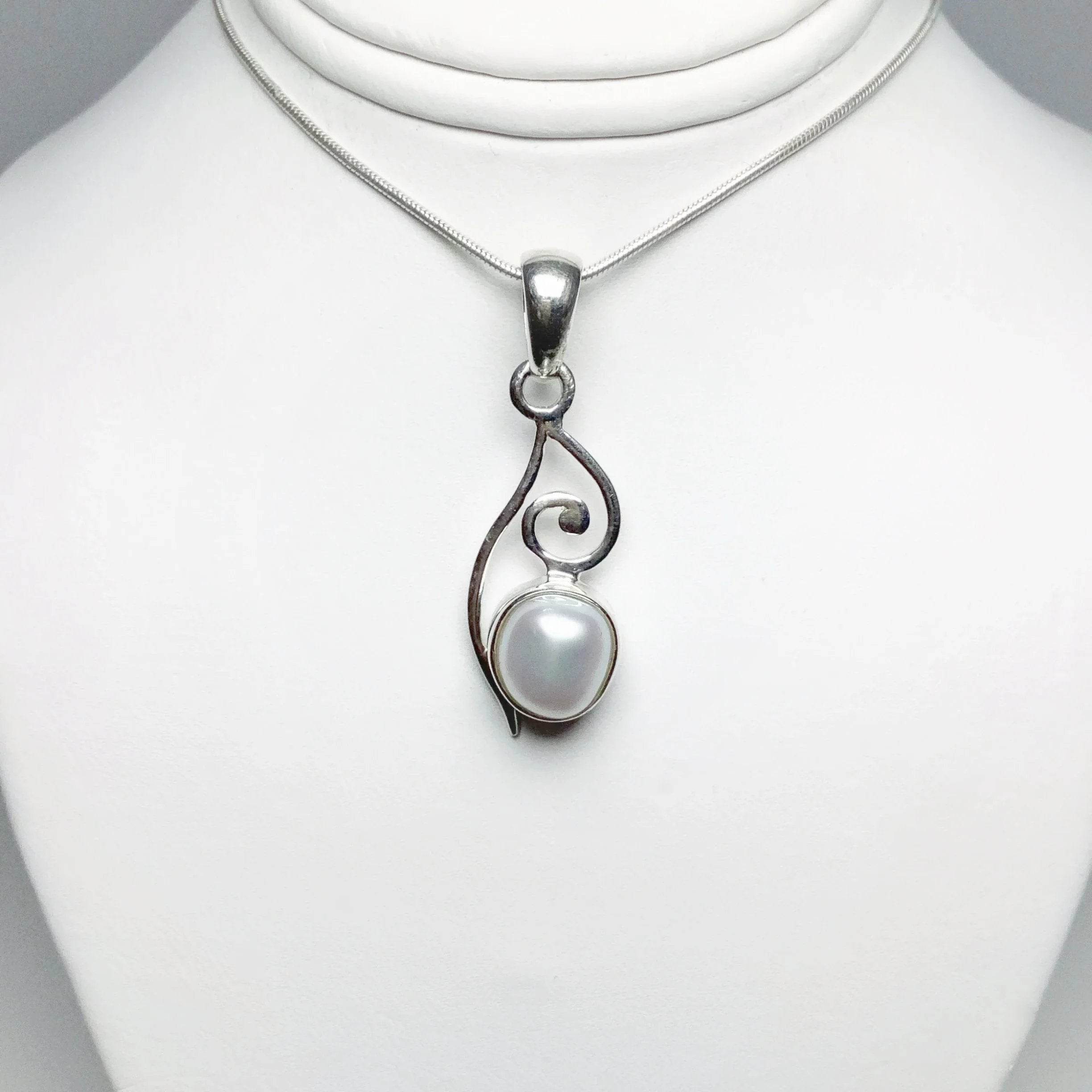 Pearl Pendant - Rocks and Gems Canada