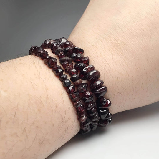 Garnet Chip Beaded Bracelet - Rocks and Gems Canada