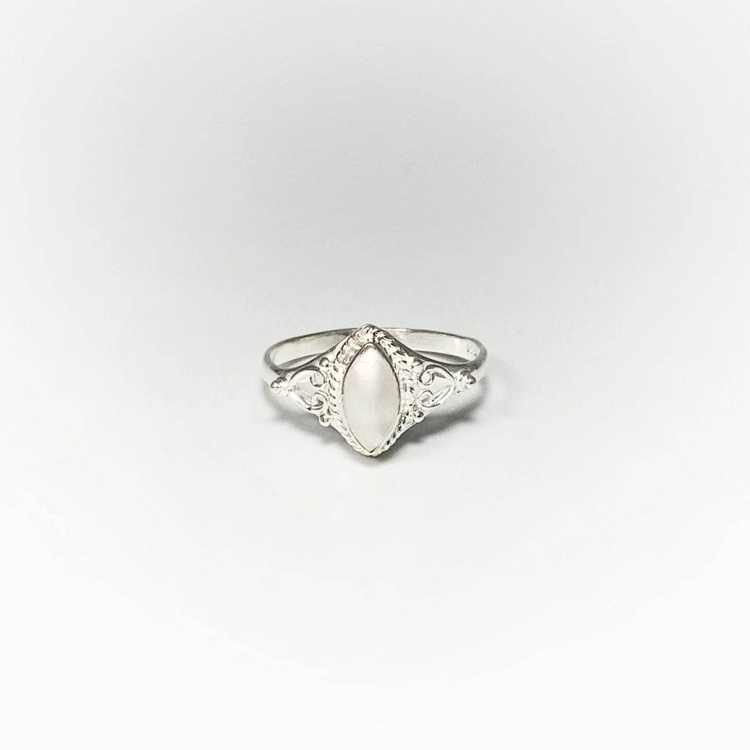 Freshwater Pearl Ring - Rocks and Gems Canada