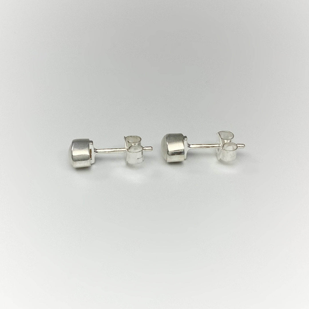Pearl Stud Earrings - Rocks and Gems Canada