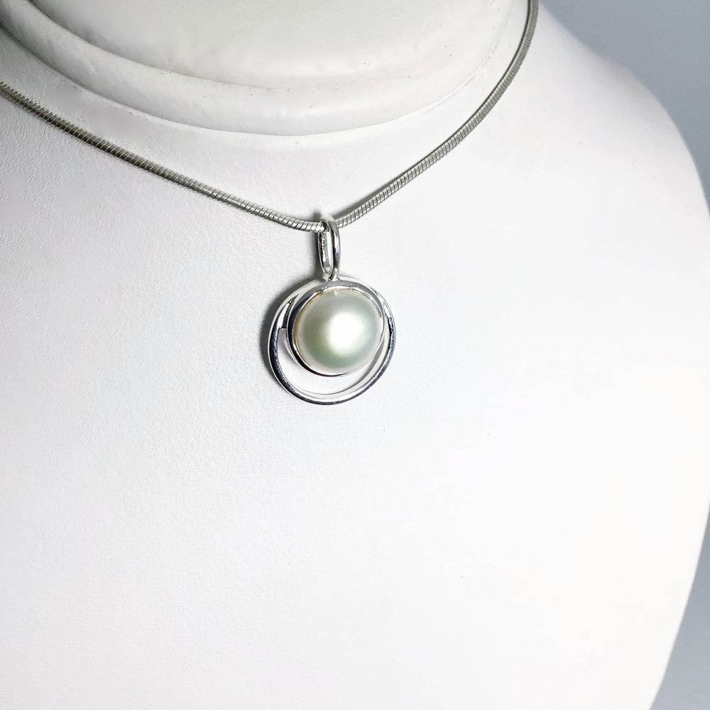 Pearl Pendant - Rocks and Gems Canada