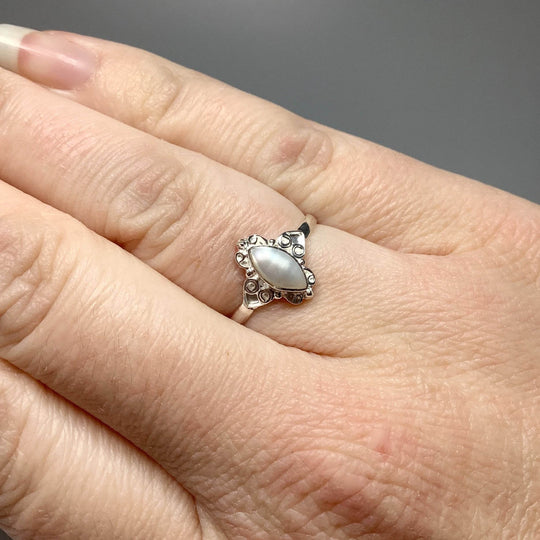 Freshwater Pearl Ring - Rocks and Gems Canada