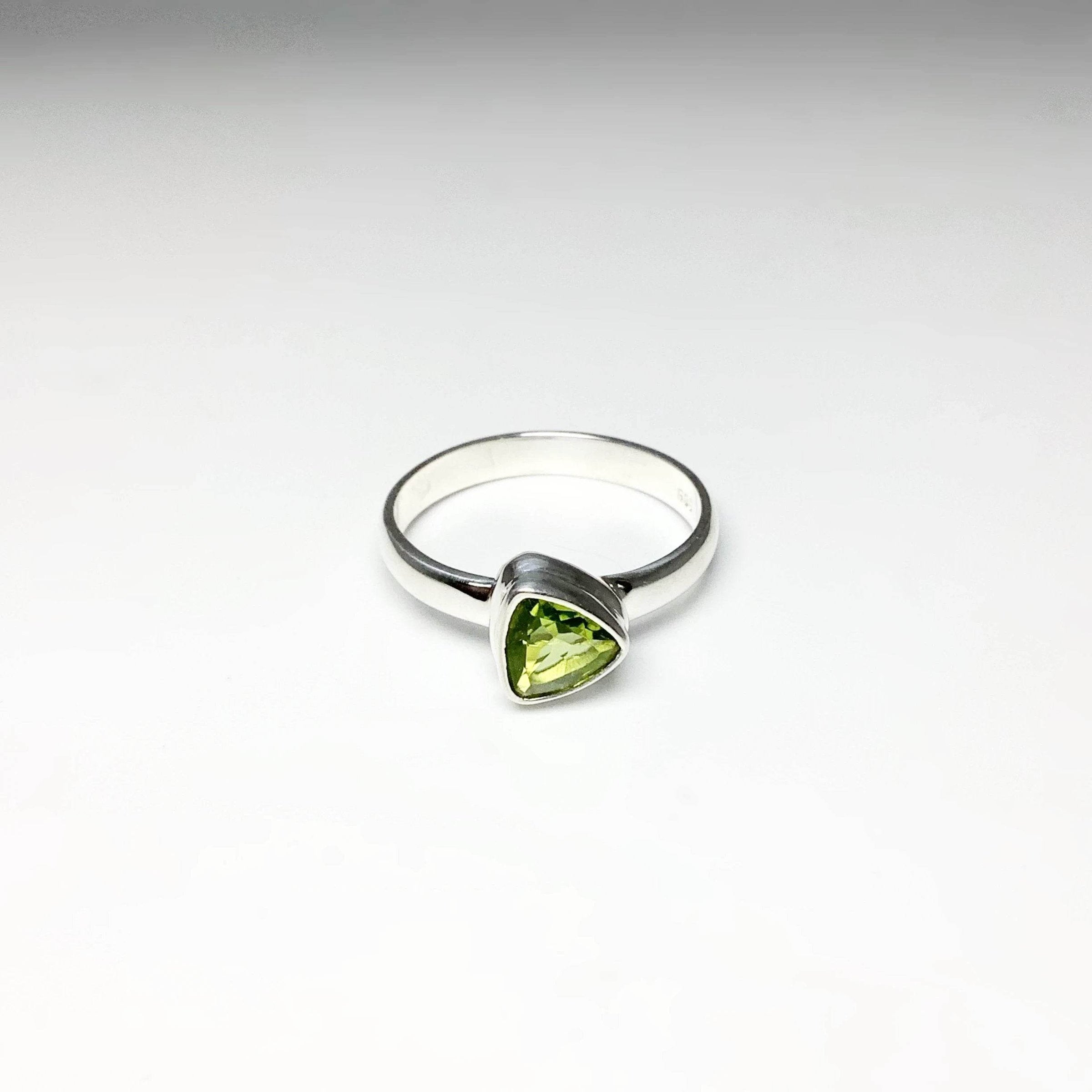 Peridot - Rocks and Gems Canada