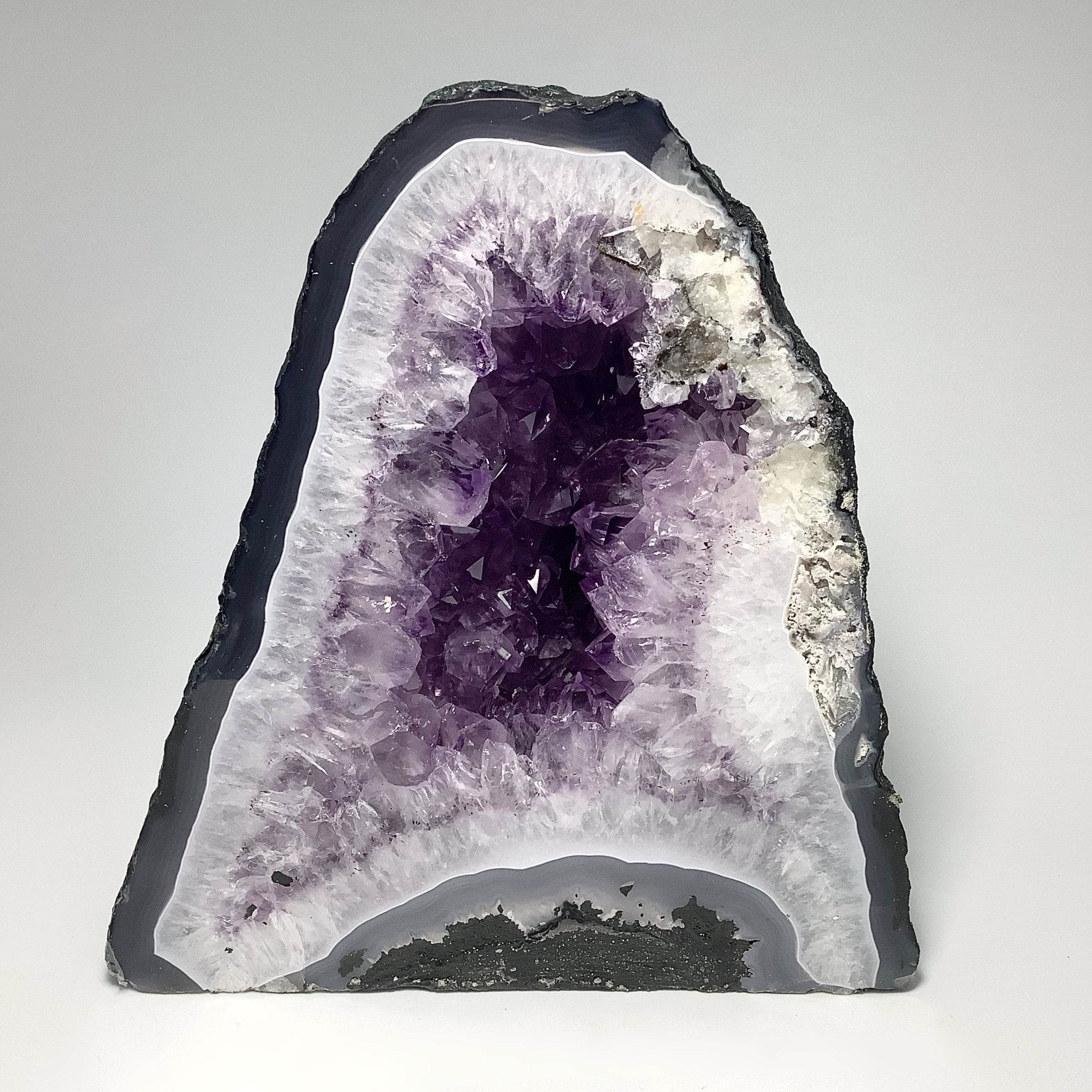 Geodes - Rocks and Gems Canada