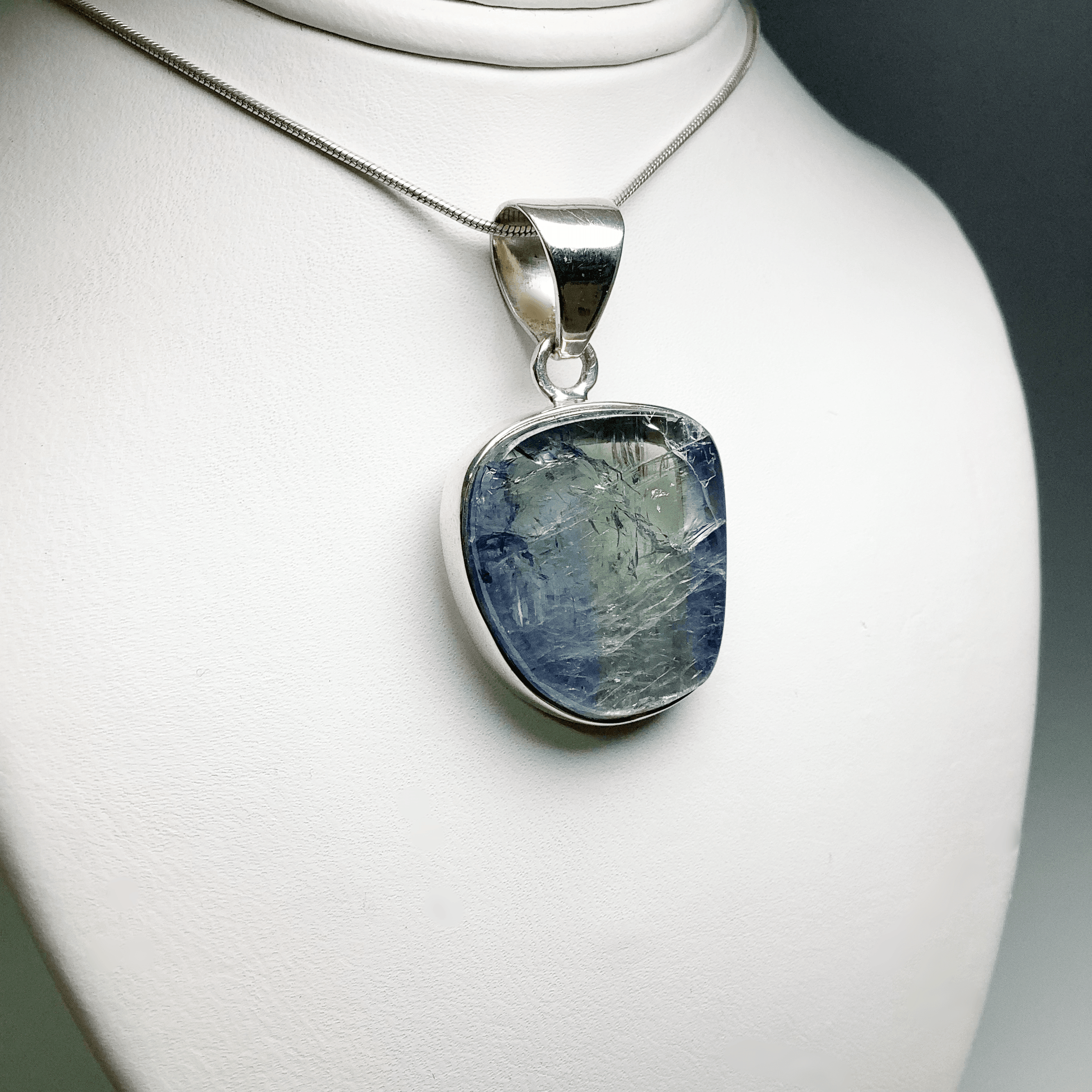 Tanzanite - Rocks and Gems Canada