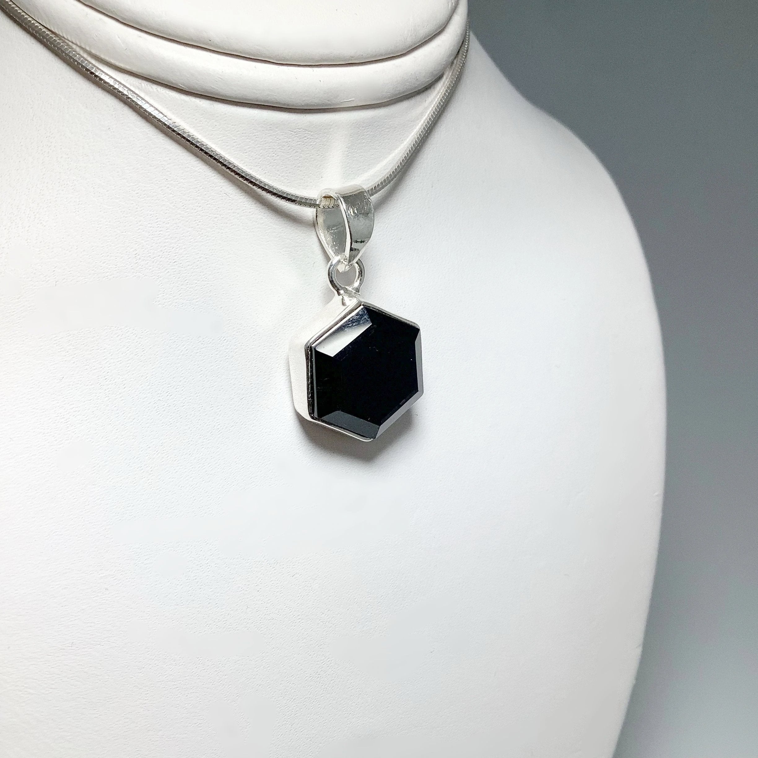Black Onyx Rocks and Gems Canada