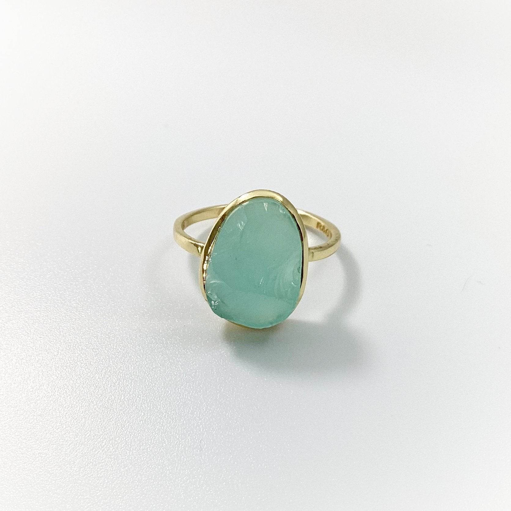 Chalcedony - Rocks and Gems Canada