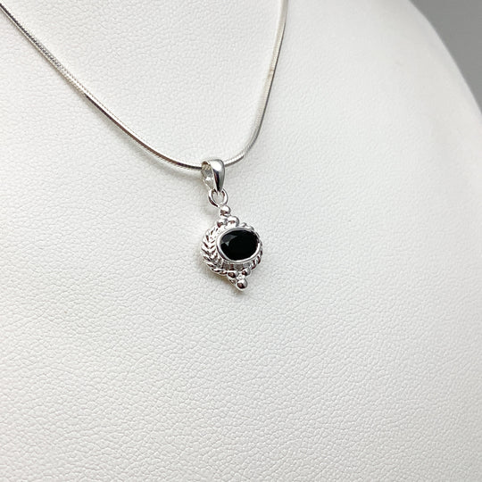 Black Onyx Pendant - Rocks and Gems Canada