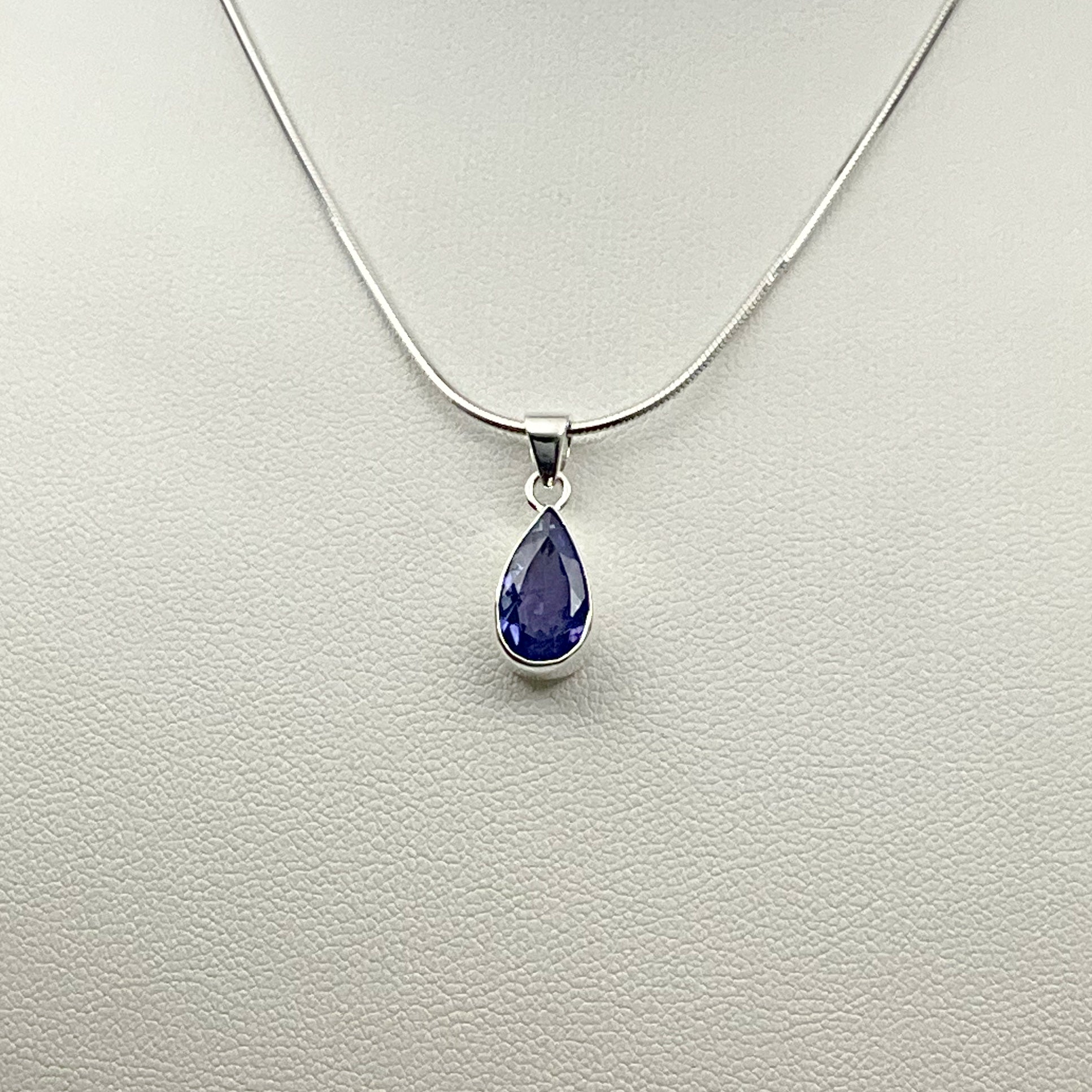 Tanzanite Pendant - Rocks and Gems Canada