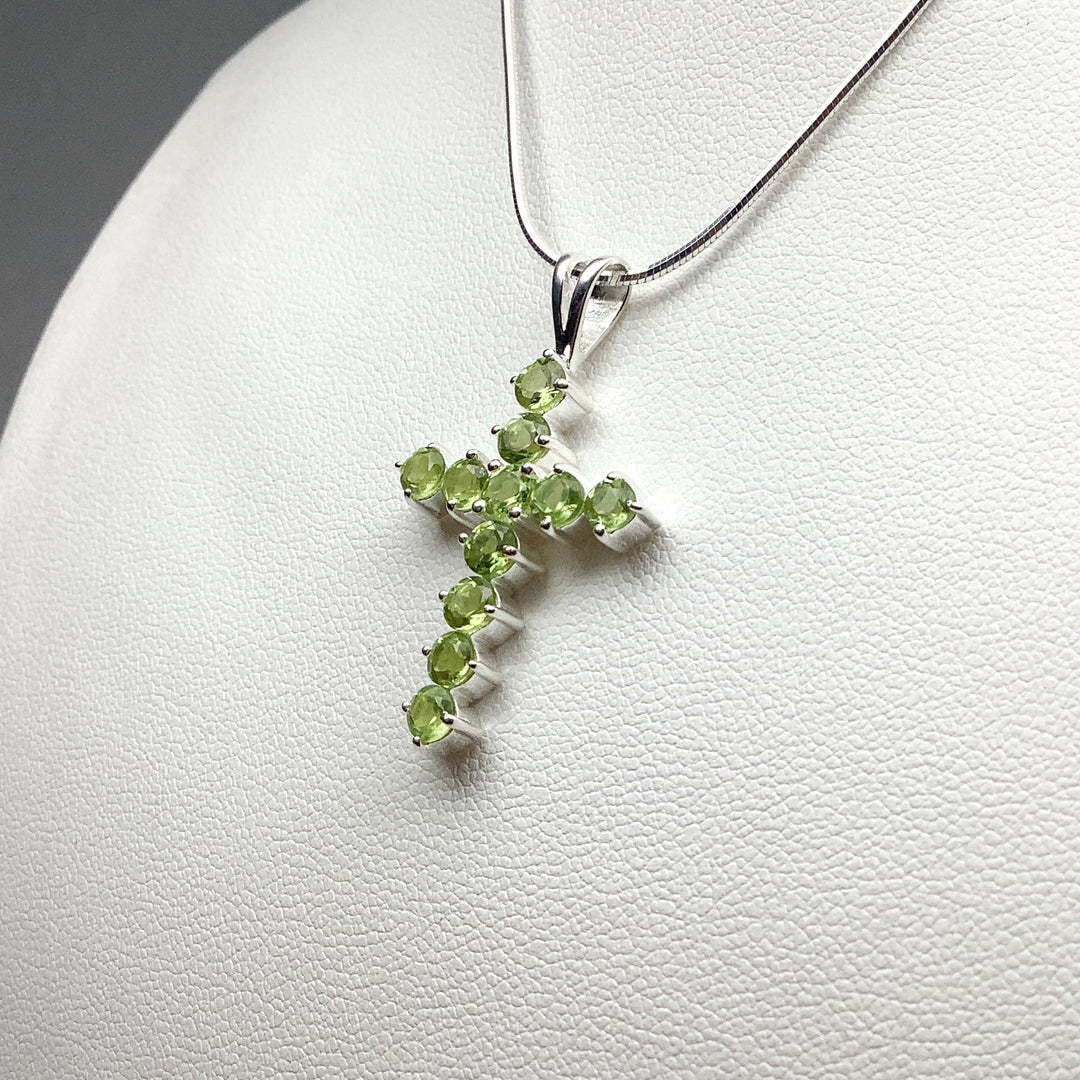 Peridot Pendant - Rocks and Gems Canada