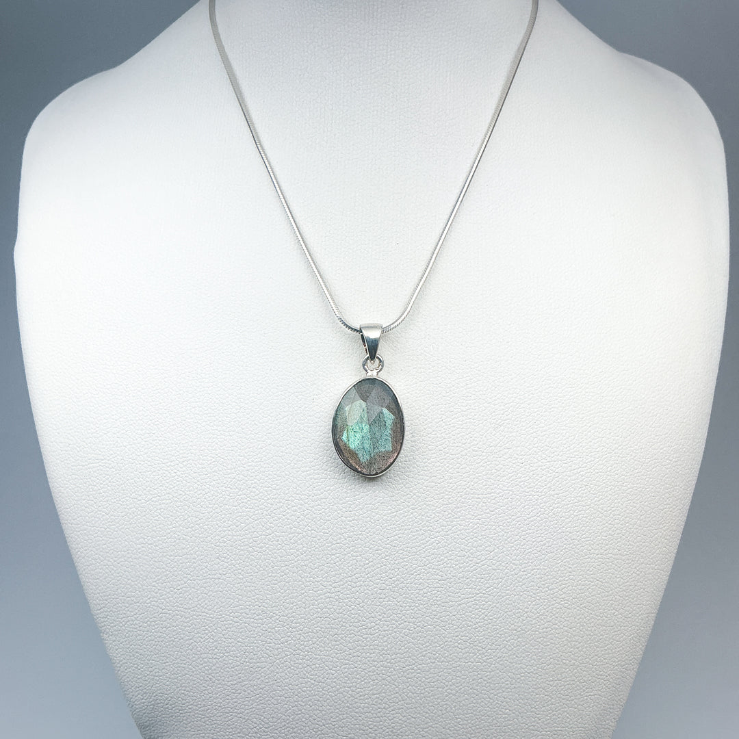 Labradorite Pendant - Rocks and Gems Canada