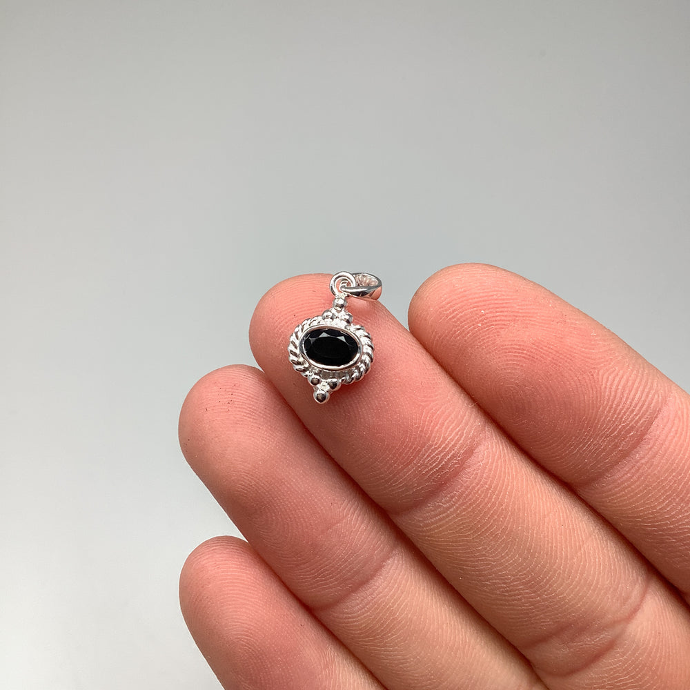Black Onyx Pendant - Rocks and Gems Canada
