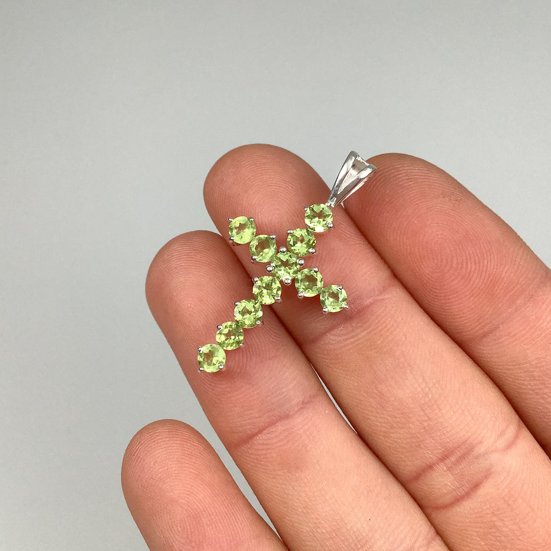 Peridot Pendant - Rocks and Gems Canada