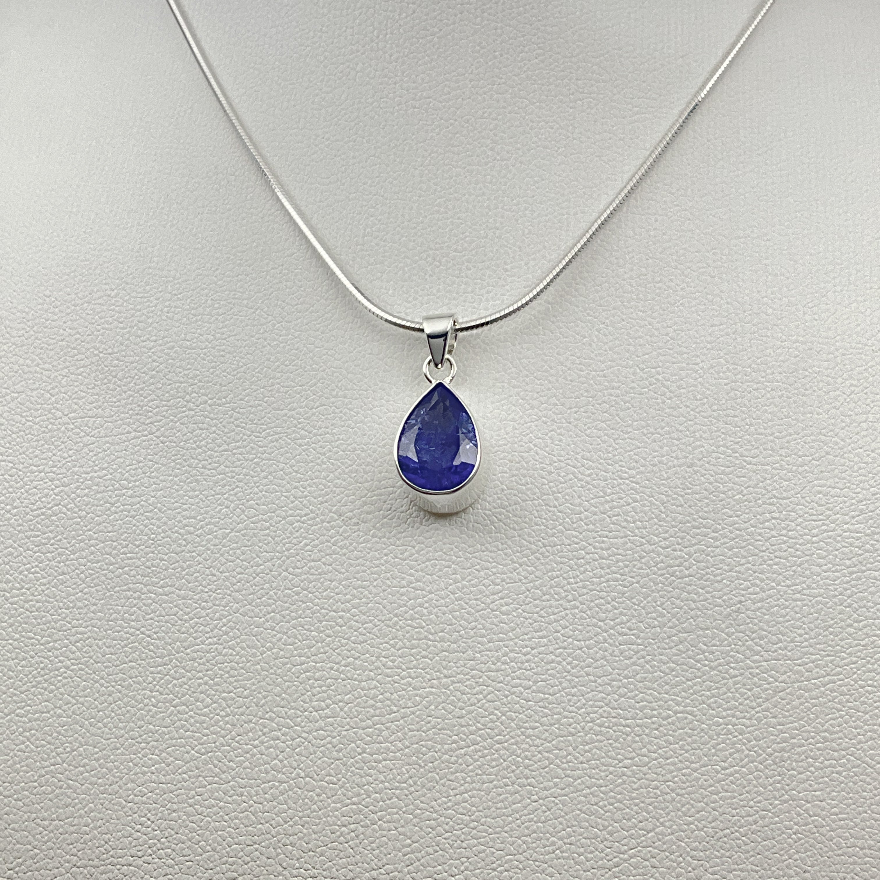 Tanzanite Pendant - Rocks and Gems Canada