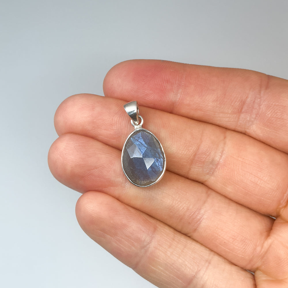 Labradorite Pendant