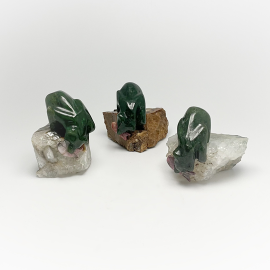 BC Jade Bear Carving with Rhodonite Fish on Natural Agate Base - Rocks and Gems Canada