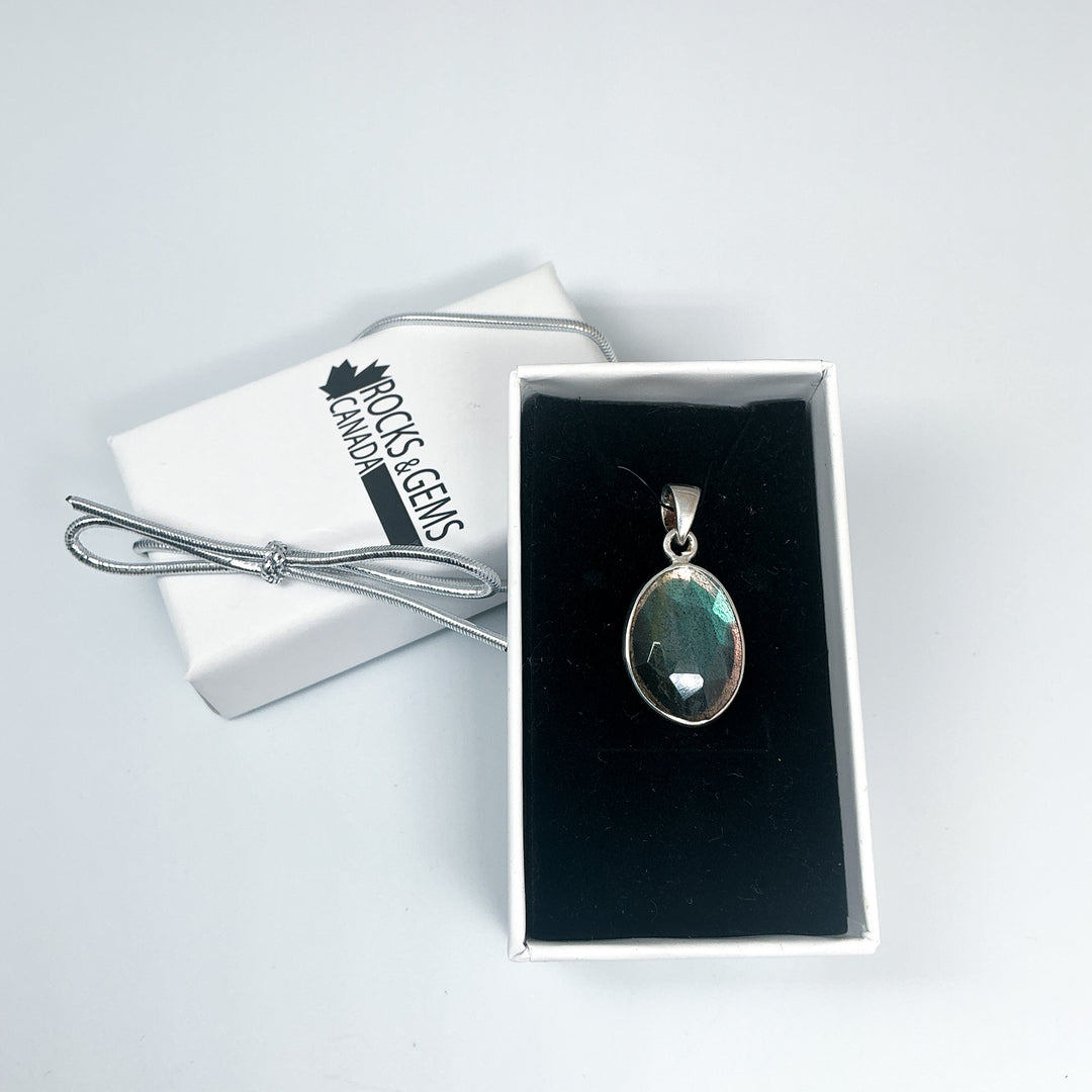 Labradorite Pendant - Rocks and Gems Canada